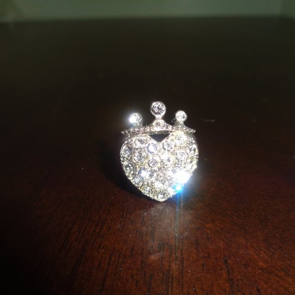 Heart and crown ring- costume jewelry - Picture 2 of 12